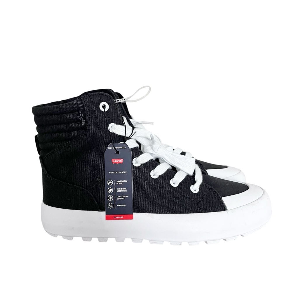 NWT Levi's high-top canvas sneakers